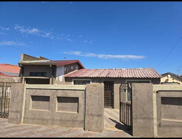 2 BEDROOM HOUSE FOR SALE IN TLADI